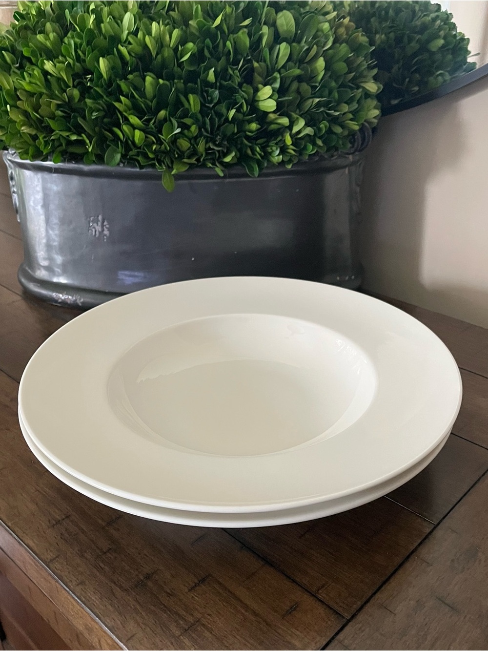 Two Villeroy & Boch Luxembourg White Rim Soup Pasta Bowls 11.75"